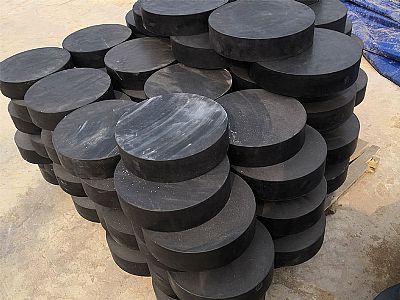 井陉县板式橡胶支座由若干层橡胶片与薄钢板经加压硫化